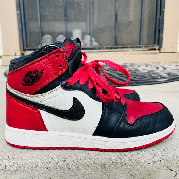 Nike Air Jordan 1 Mid Gym Red - Picture 2 of 5